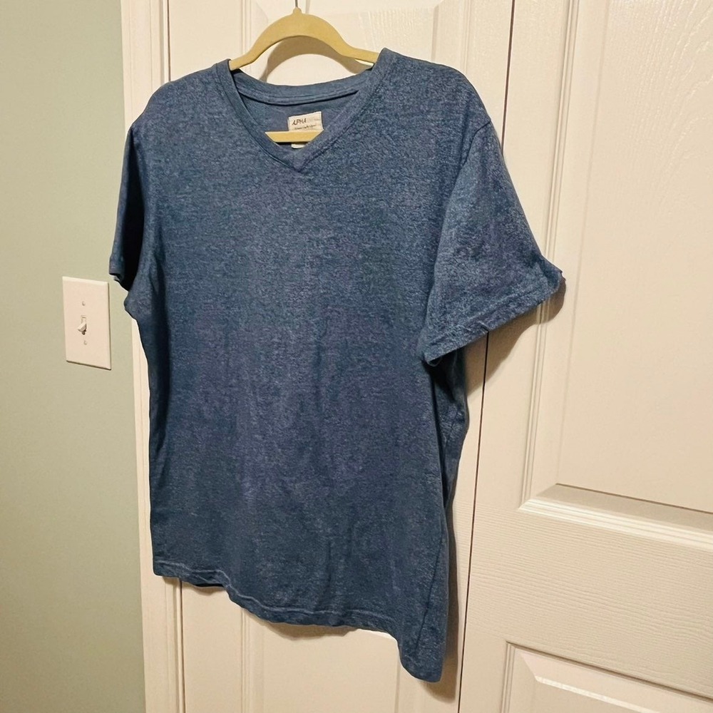 Alpha Beta Premium Quality Apparel Mens Size XL Blue Short Sleeve V-Neck Shirt‎